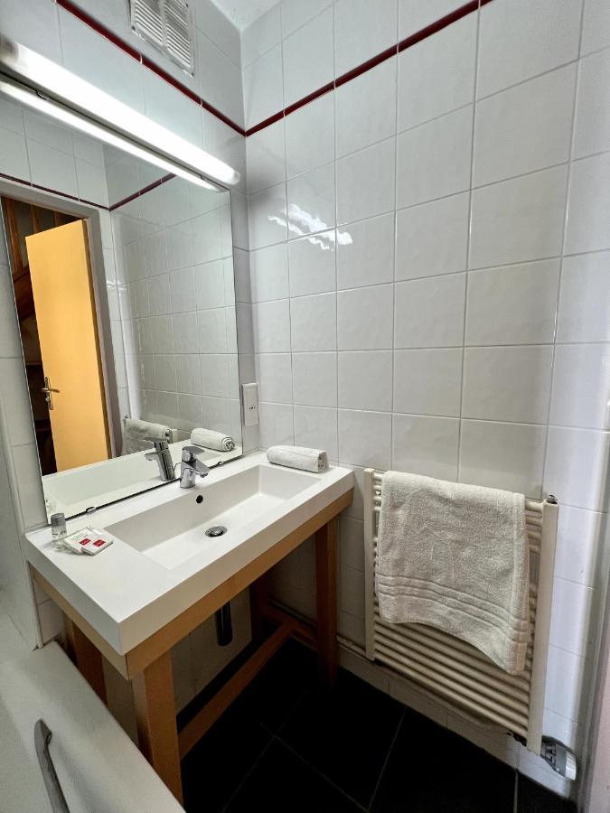 Hotel Le Piolet แซ็ง-มาร์แต็ง-เดอ-แบลวีย์ ภายนอก รูปภาพ